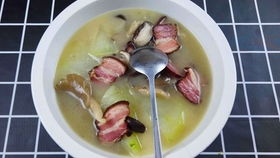 炒上海青制作过程非常简单,是一道很好吃的绿色食品,大家快去试试吧